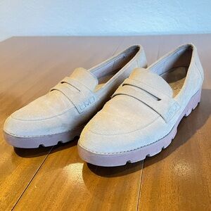 Vionic Cream Loafers